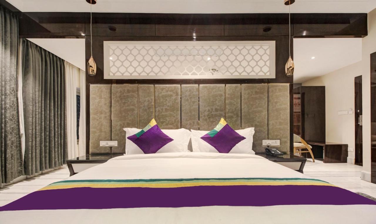 Treebo Premium Tahoora International Hotel โกลกาตา ภายนอก รูปภาพ