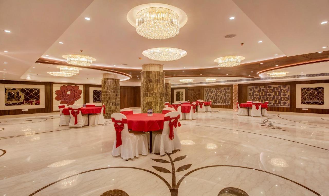 Treebo Premium Tahoora International Hotel โกลกาตา ภายนอก รูปภาพ